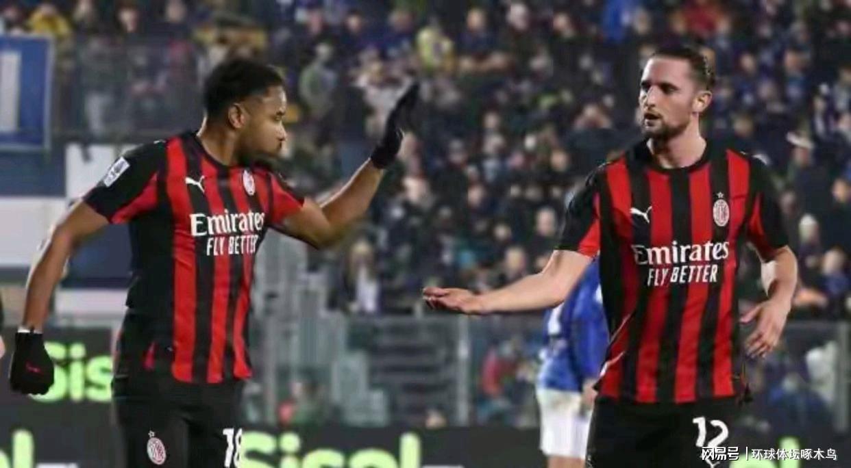 乐鱼体育-红黑军团逆转奏凯：拉比奥传射建功 AC米兰客场3-1力擒科莫